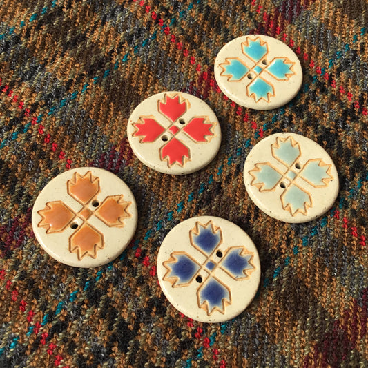 Stoneware Bear Paw Quilt Block Button 1-1/16”