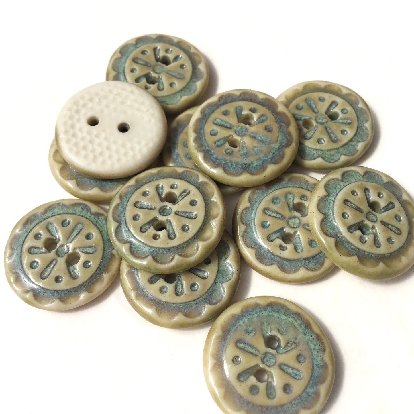 Scalloped Flowers Porcelain Button ‘Turquoise & Sage’ 11/16"