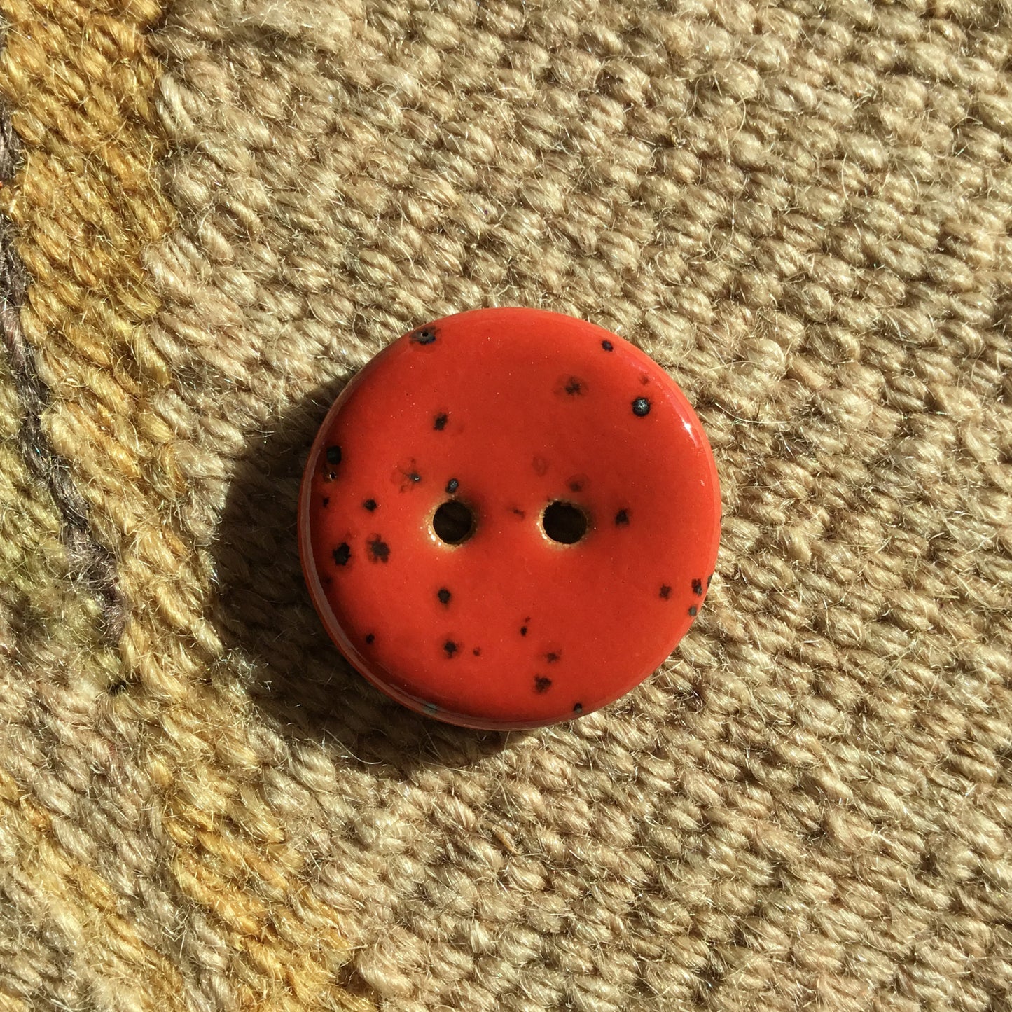 Stoneware Fleck Button 7/8"