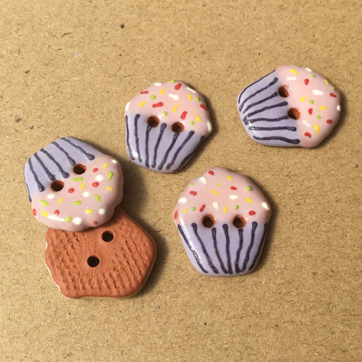 Cupcake Earthenware Buttons 3/4”
