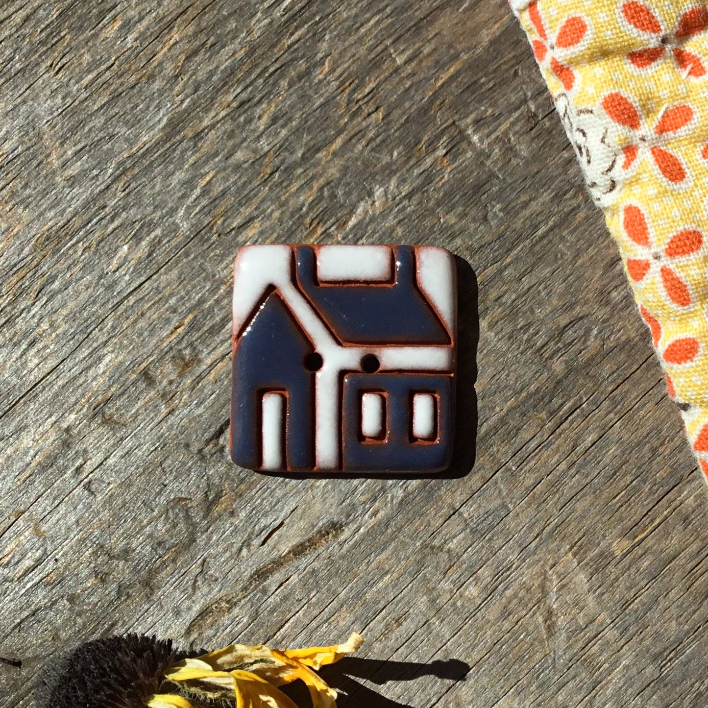 House Quilt Button 15/16”