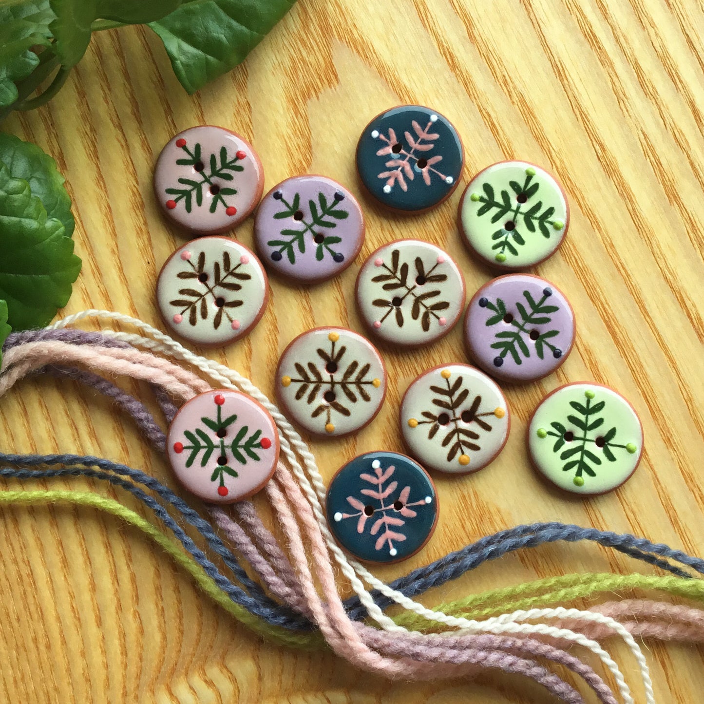 Bud & Vine Ceramic Button  7/8"