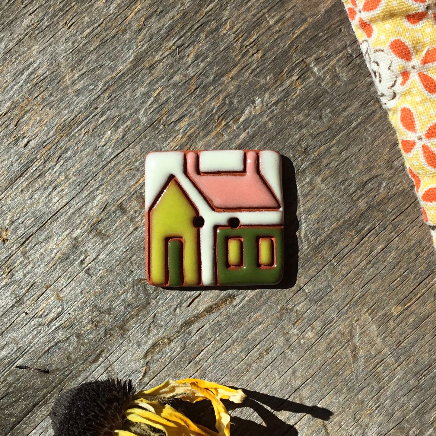 House Quilt Button 15/16”