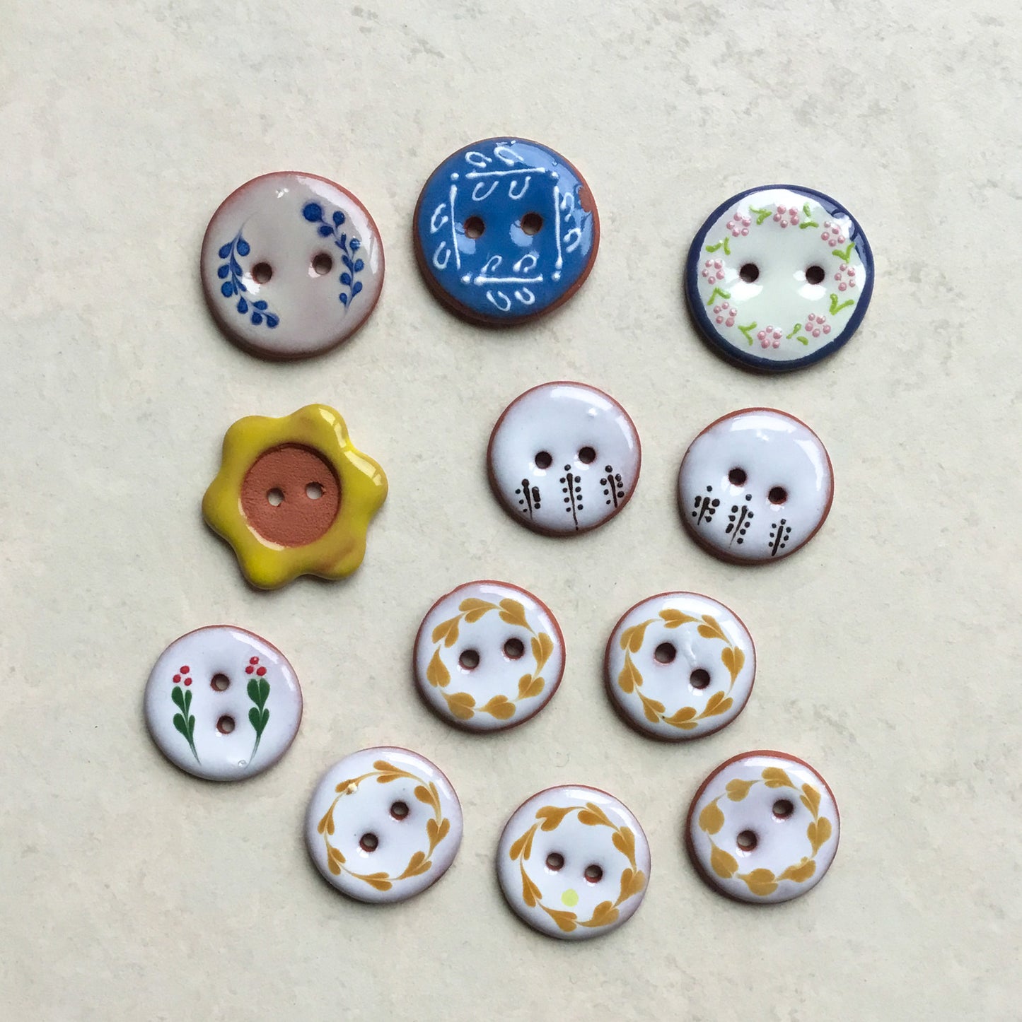 DISCOUNT Lots of Buttons & Charms