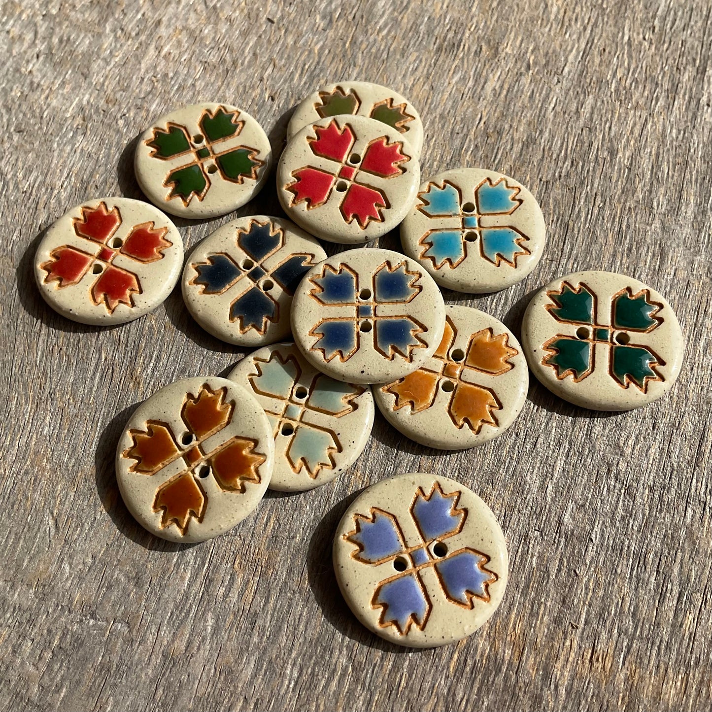Stoneware Bear Paw Quilt Block Button  7/8”