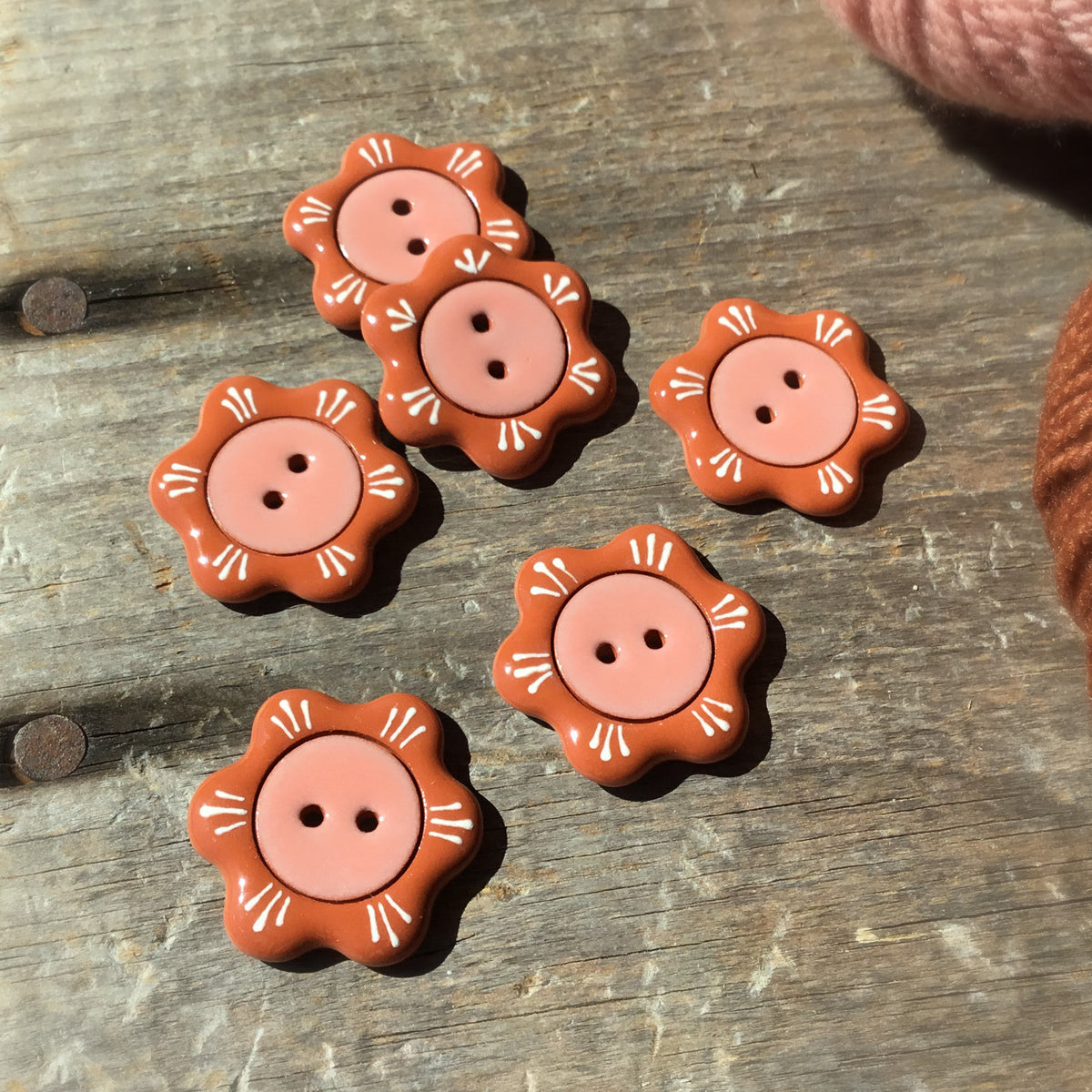 Button Coarl 'Floral Darlings' Country Coral Button 1-1/8
