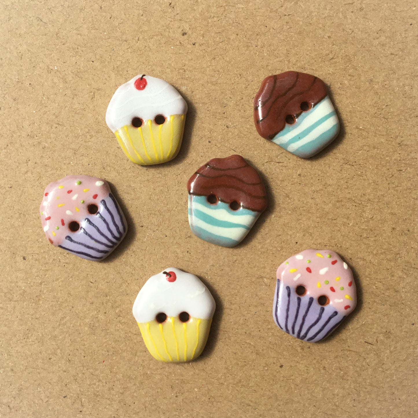 Cupcake Earthenware Buttons 3/4”