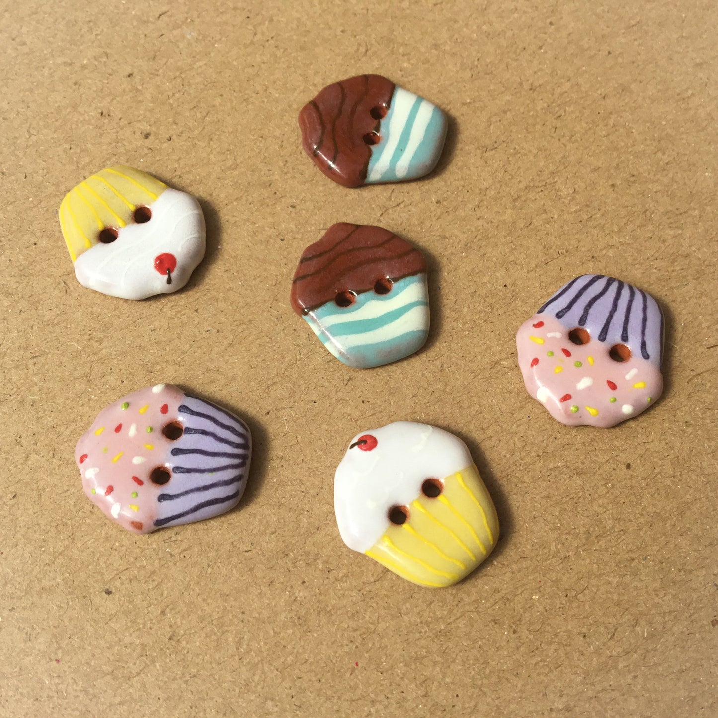 Cupcake Earthenware Buttons 3/4”