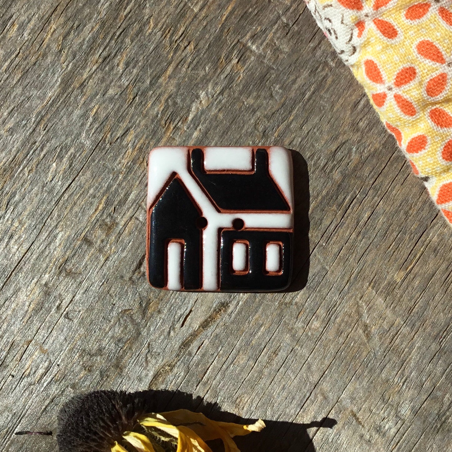 House Quilt Button 15/16”