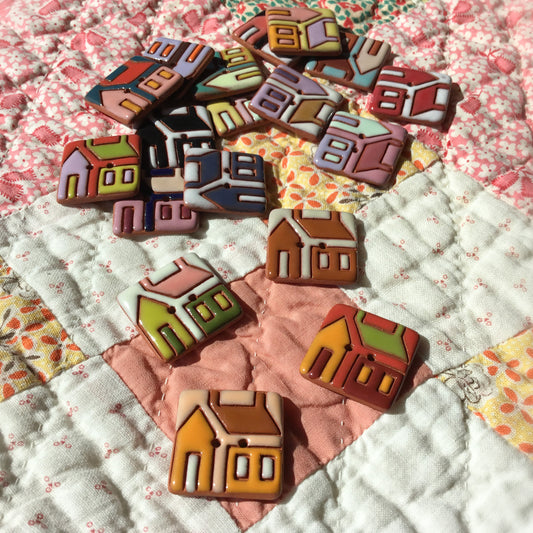 House Quilt Button 15/16”