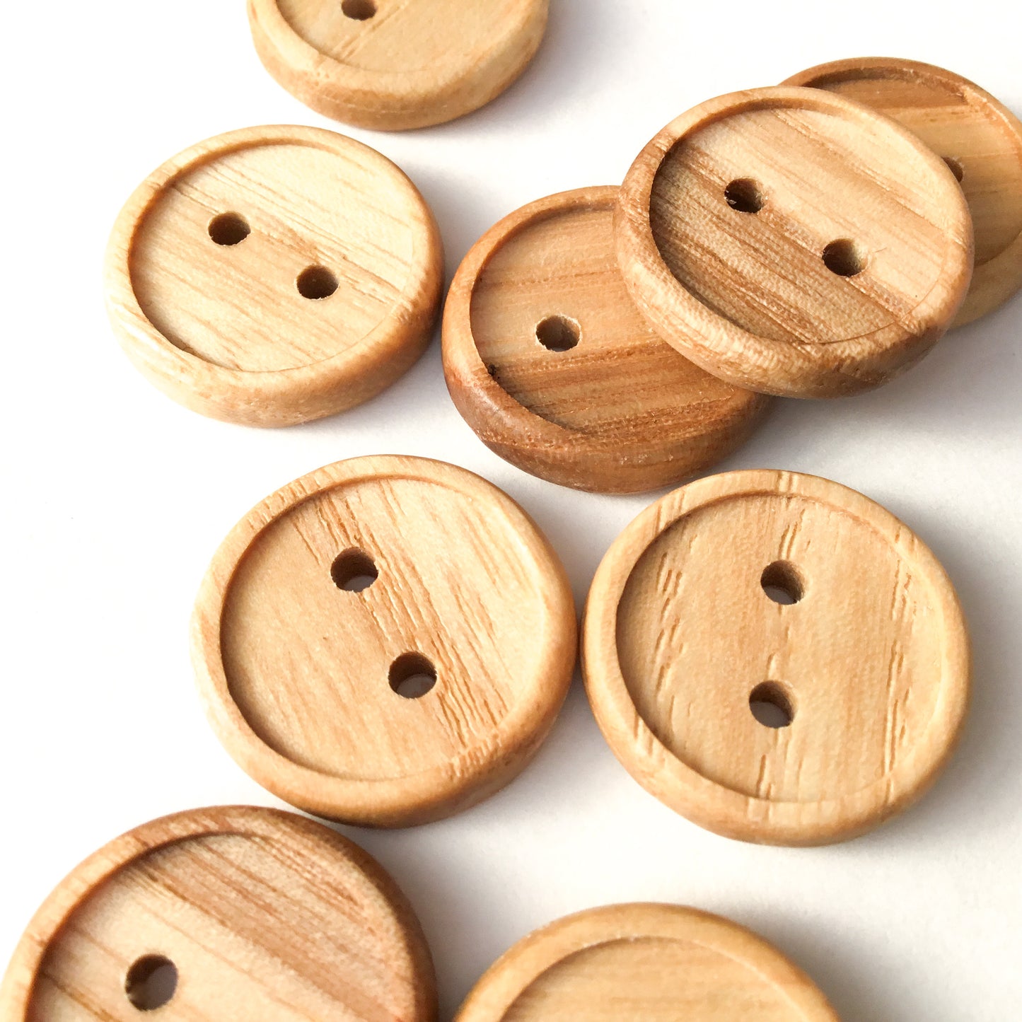 Bead Rim Bright Ash Wood Buttons - 3/4” 9-Pack