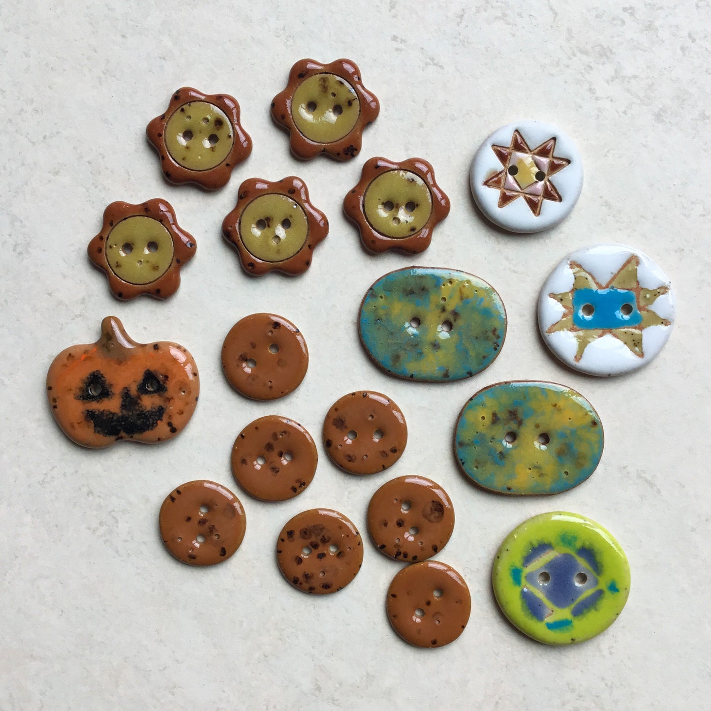 DISCOUNT Lots of Buttons & Charms