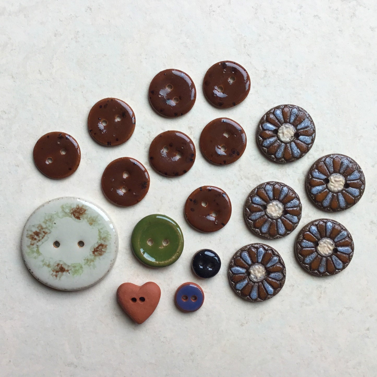 DISCOUNT Lots of Buttons & Charms