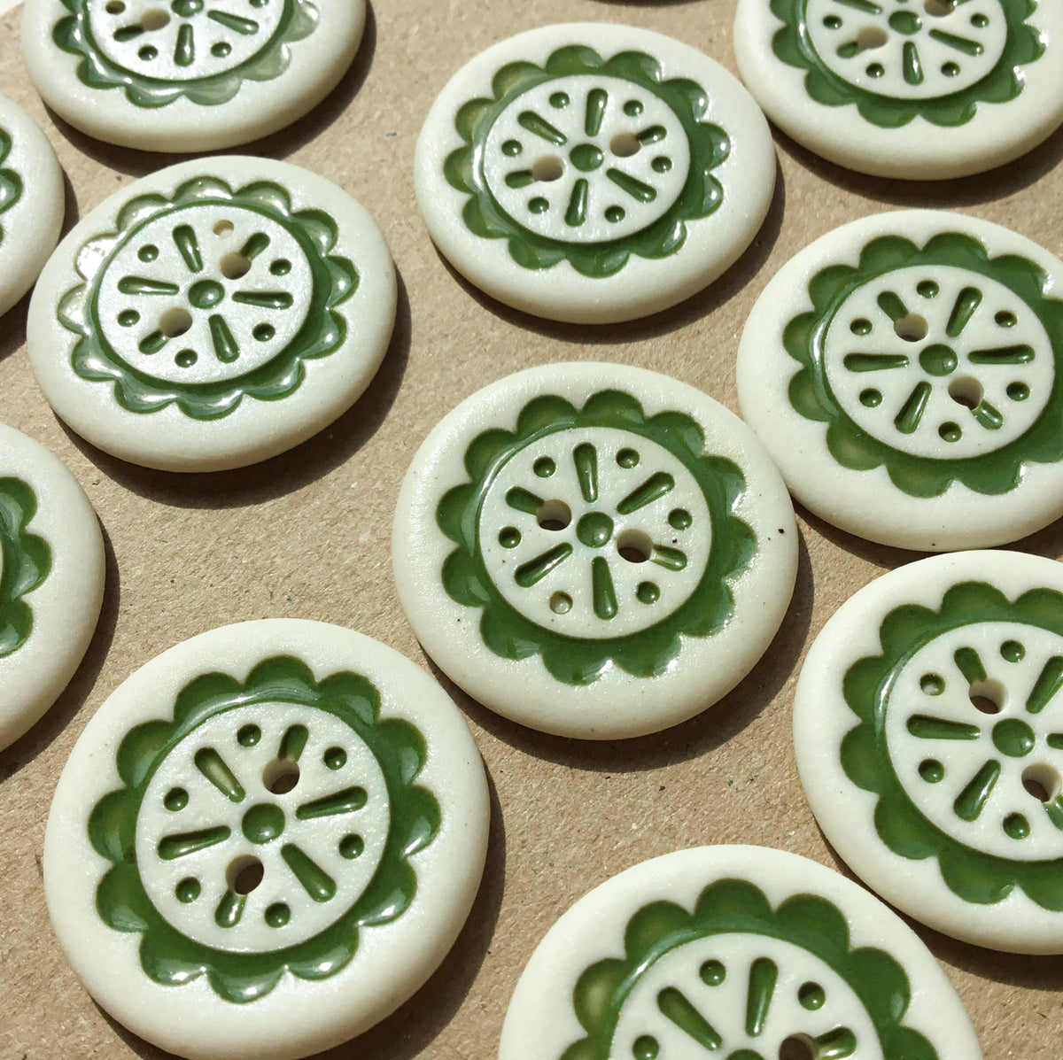 Scalloped Flower Porcelain Button  ‘Green Thumb’  1"