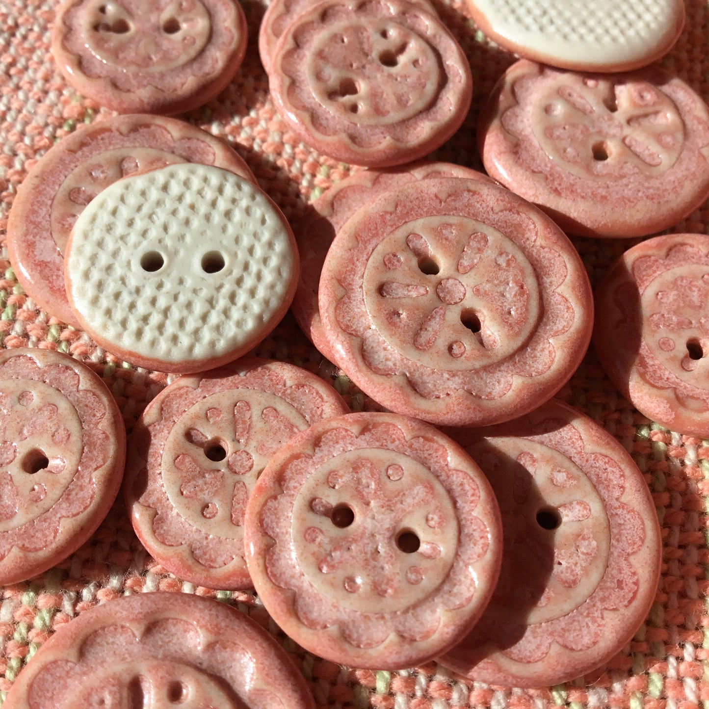 Scalloped Flowers Porcelain Button  ‘Rose Quartz’