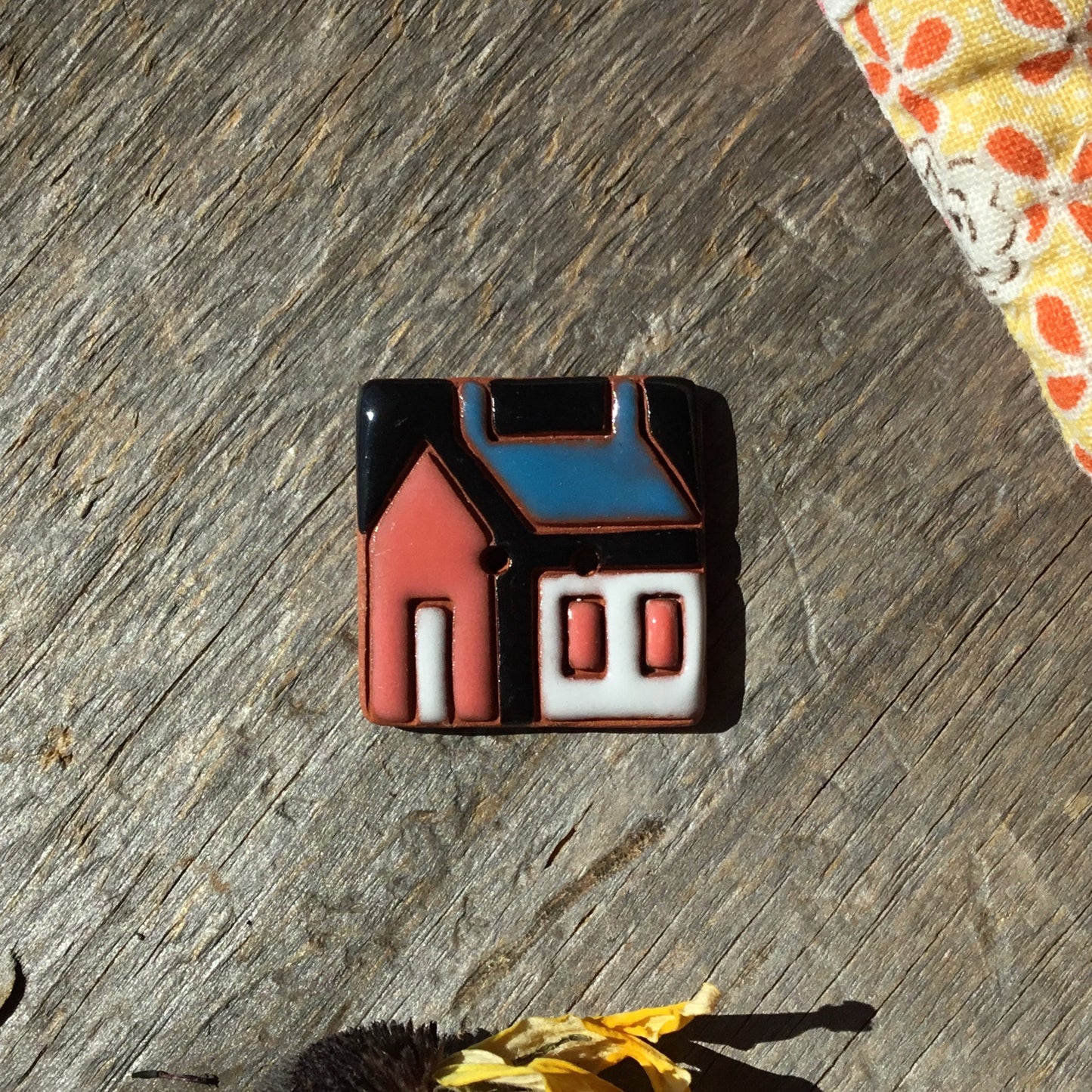 House Quilt Button 15/16”