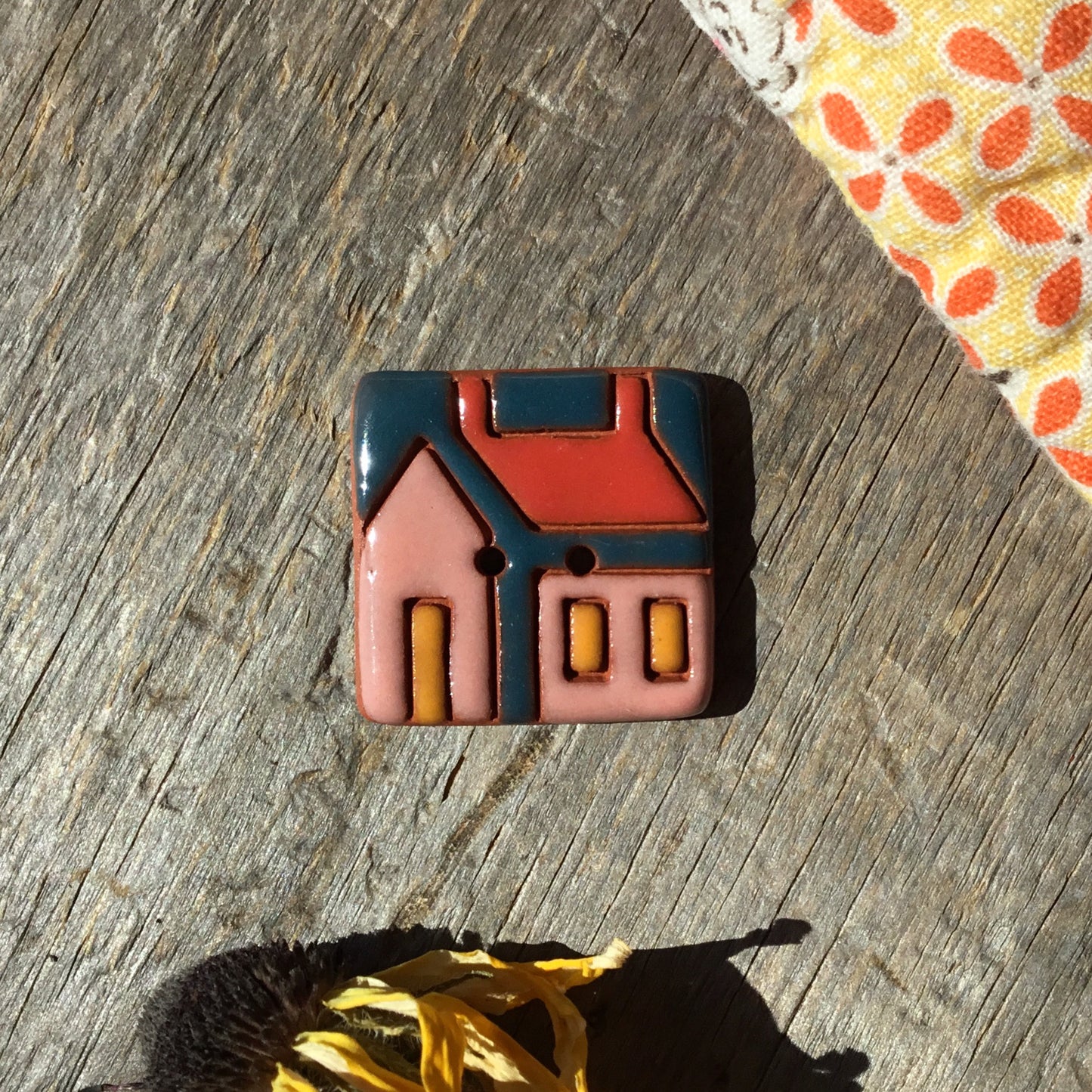 House Quilt Button 15/16”
