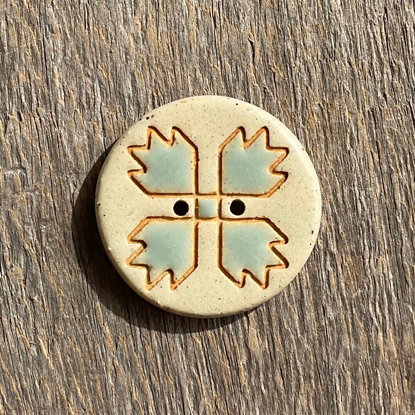 Stoneware Bear Paw Quilt Block Button  1-1/16”