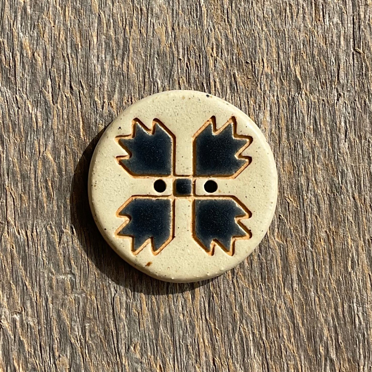 Stoneware Bear Paw Quilt Block Button  1-1/16”