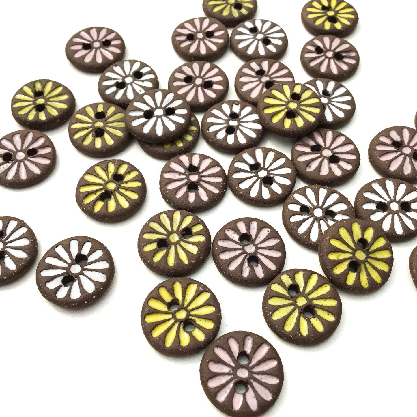 Daisy Buttons on Rustic Black Clay - 9/16"